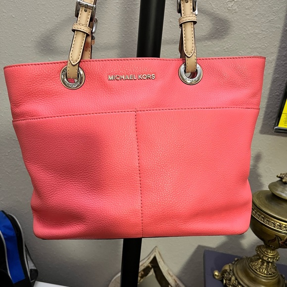 Michael Kors - Picture 1 of 4